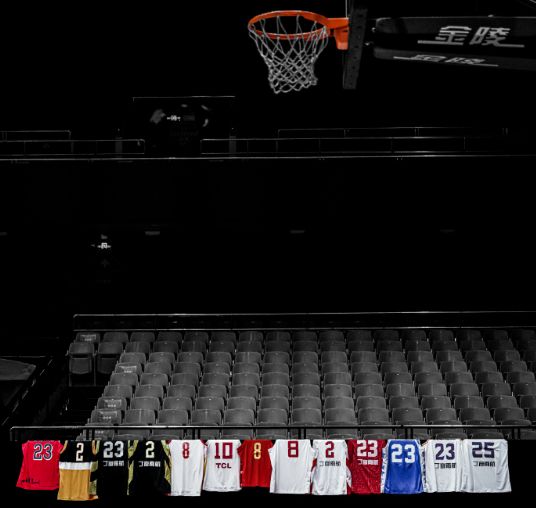 丁彦雨航正式宣布退役 球员生涯回顾与未来转型