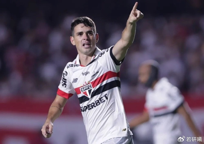 34岁前巴西国脚奥斯卡正式退役 解约谈判接近尾