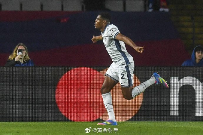 国米欲加薪500万欧续约邓弗里斯 废除2500万解约金