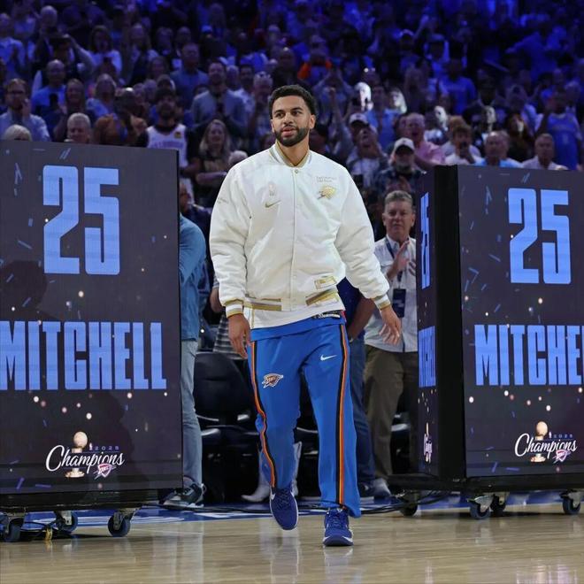 米切尔复出首战砍24分成雷霆关键先生