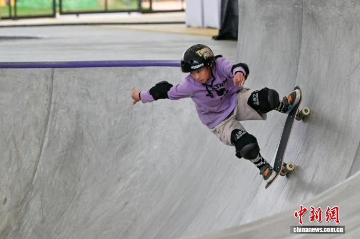 2026中国眉山亚洲攀岩滑板赛事盛大启幕，382名运